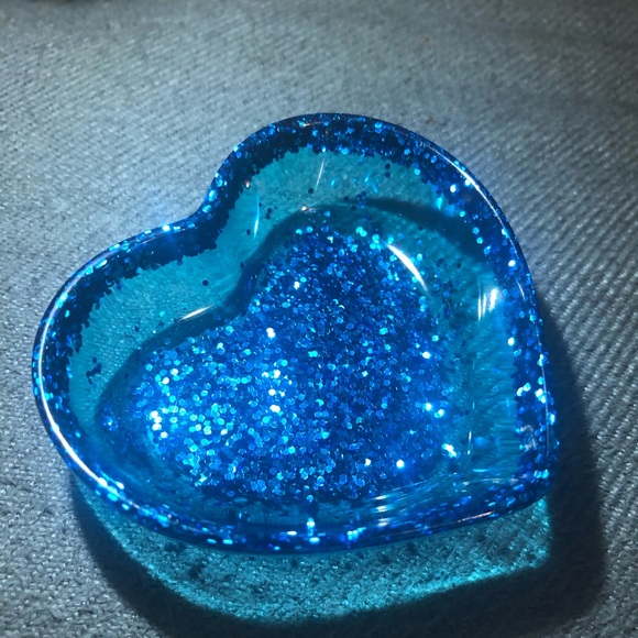 Blue Glitter Glam Heart Dish - Jewelry Dish / Trinket Tray/ Holiday Decor - Picture 9 of 12